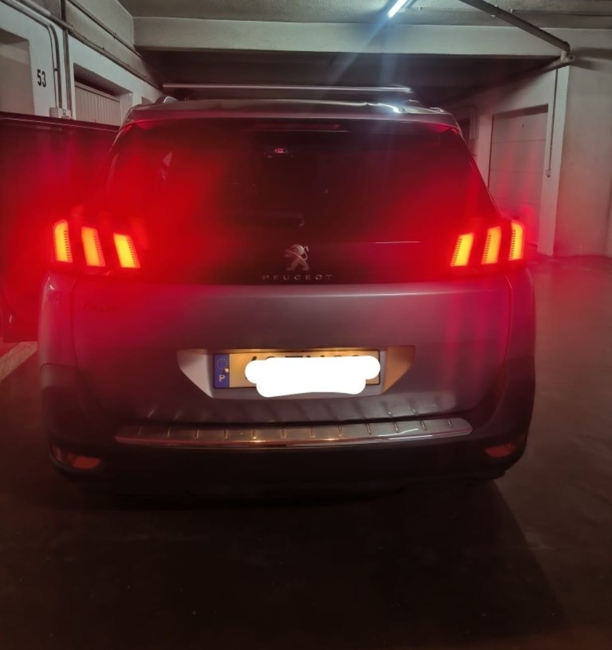 Peugeot 1.5 BlueHDi e caixa automática EAT8 7 lugares 1.5 BlueHDi e caixa automática EAT8